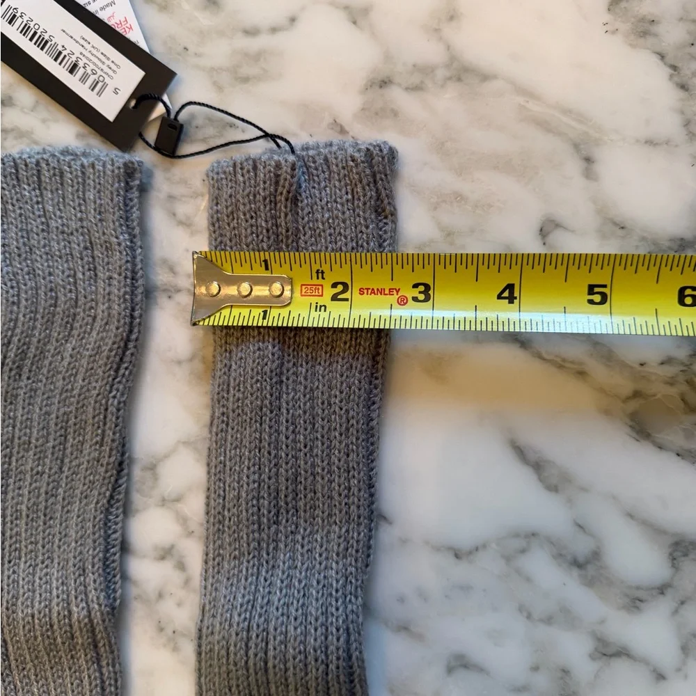 NWT PRETTYLITTLETHING Grey Ribbed Slouchy Handwarmers